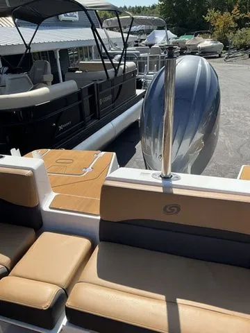 Slide: The Image of Hurricane SunDeck 217 OB 2024 - 41