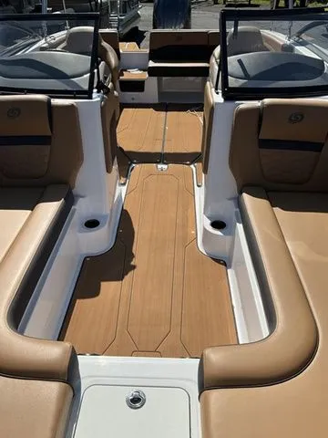 Slide: The Image of Hurricane SunDeck 217 OB 2024 - 9