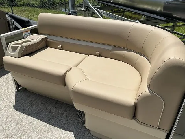 Slide: The Image of Godfrey Xperience EX1880CX 2026 - 10