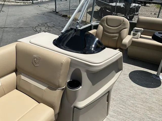 Slide: The Image of Godfrey Xperience EX1880CX 2026 - 22