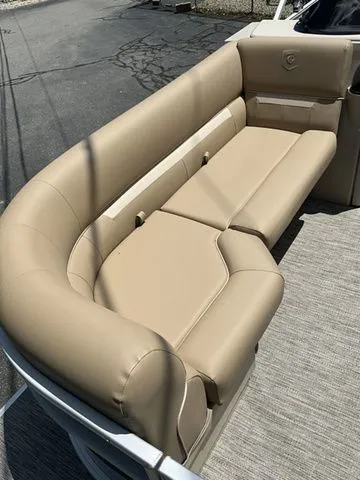 Slide: The Image of Godfrey Xperience EX1880CX 2026 - 7