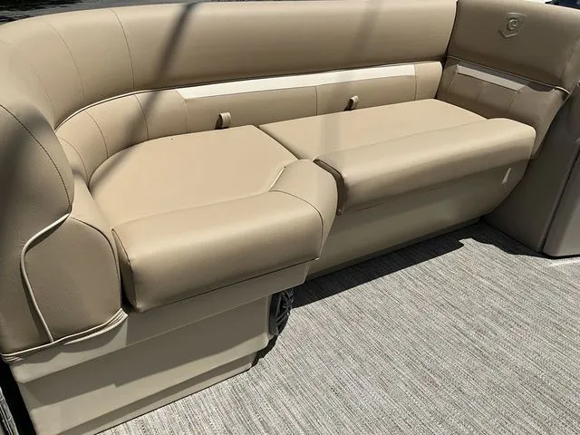 Slide: The Image of Godfrey Xperience EX1880CX 2026 - 9