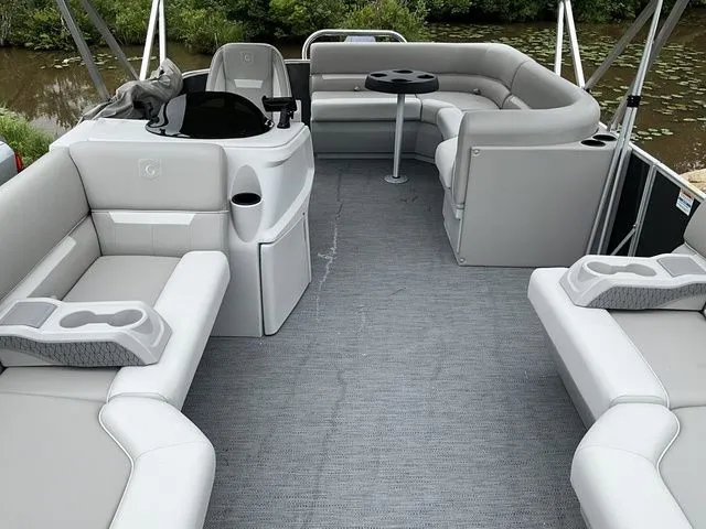 Slide: The Image of Godfrey Xperience EX2086CXP 2026 - 16