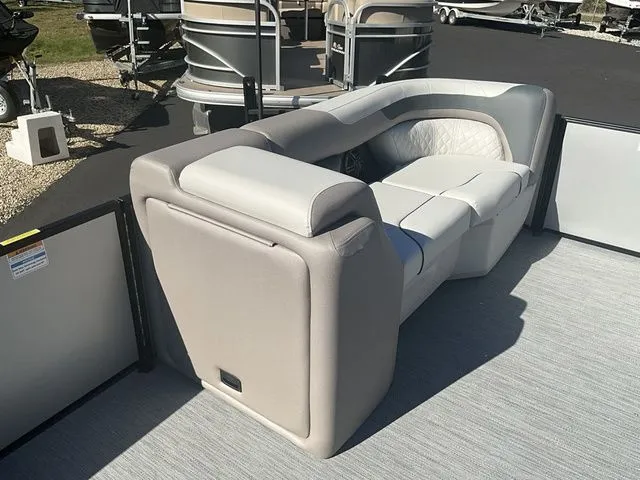 Slide: The Image of Godfrey Sweetwater SW2286DT 2026 - 21