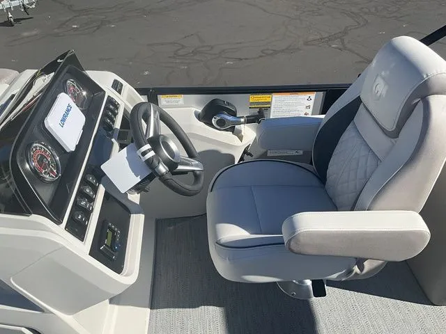 Slide: The Image of Godfrey Sweetwater SW2286DT 2026 - 28