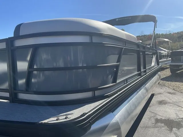 Slide: The Image of Godfrey Sweetwater SW2286DT 2026 - 3