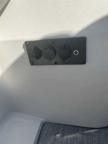 Slide: The Image of Godfrey Sweetwater SW2286DT 2026 - 33