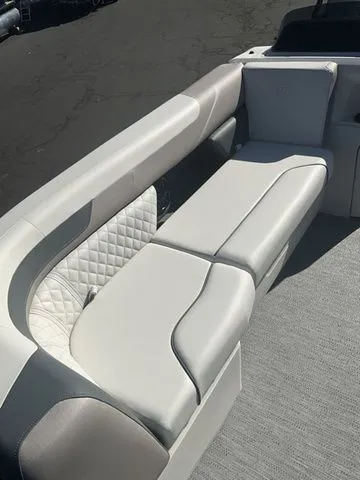 Slide: The Image of Godfrey Sweetwater SW2286DT 2026 - 35