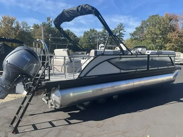 Slide: The Image of Godfrey Sweetwater SW2286DT 2026 - 5