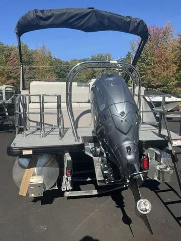 Slide: The Image of Godfrey Sweetwater SW2286DT 2026 - 6