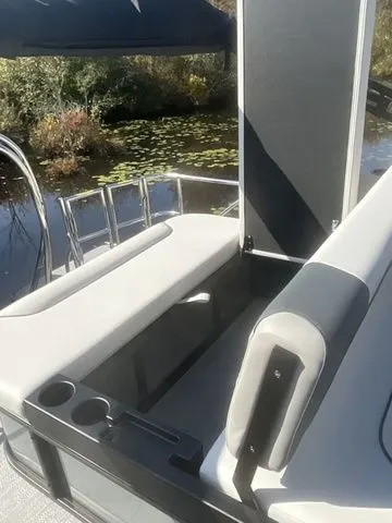 Slide: The Image of Godfrey Sweetwater 2286 SFL 27 in. Package 2026 - 13