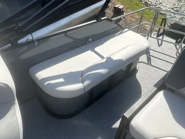 Slide: The Image of Godfrey Sweetwater 2286 SFL 27 in. Package 2026 - 14