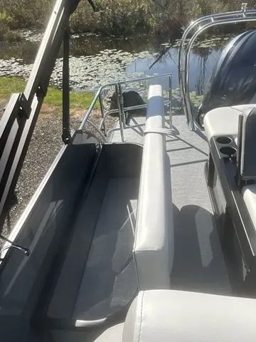 Slide: The Image of Godfrey Sweetwater 2286 SFL 27 in. Package 2026 - 15