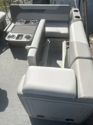 Slide: The Image of Godfrey Sweetwater 2286 SFL 27 in. Package 2026 - 17