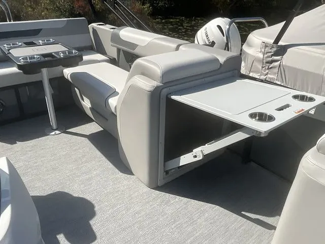 Slide: The Image of Godfrey Sweetwater 2286 SFL 27 in. Package 2026 - 18