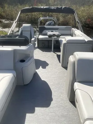 Slide: The Image of Godfrey Sweetwater 2286 SFL 27 in. Package 2026 - 25