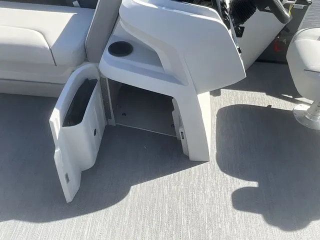 Slide: The Image of Godfrey Sweetwater 2286 SFL 27 in. Package 2026 - 27