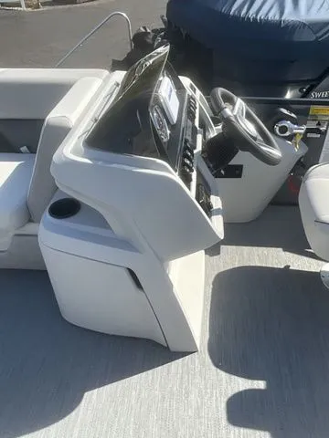 Slide: The Image of Godfrey Sweetwater 2286 SFL 27 in. Package 2026 - 28