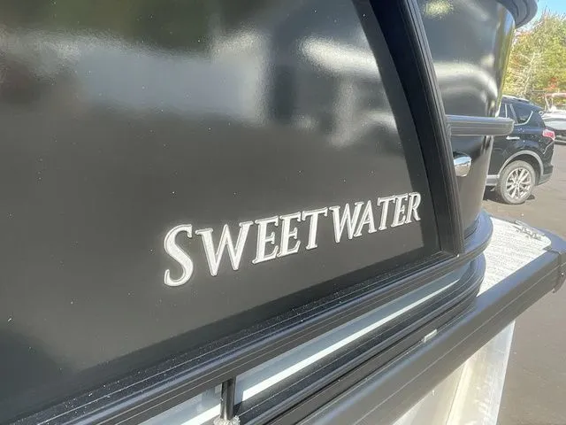 Slide: The Image of Godfrey Sweetwater 2286 SFL 27 in. Package 2026 - 35