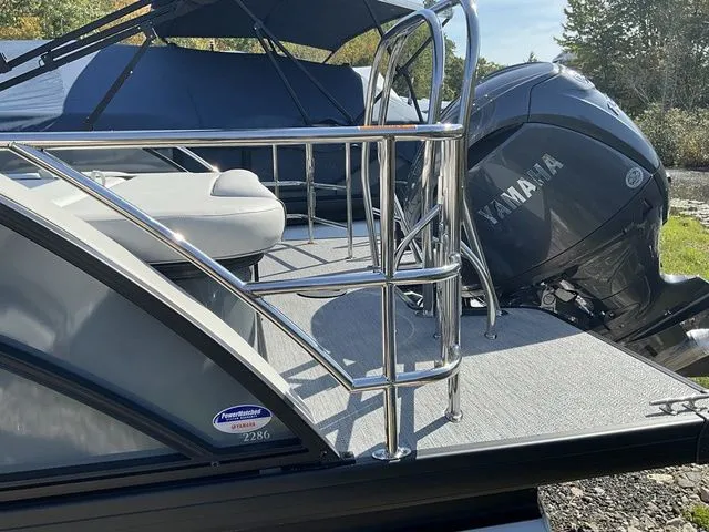 Slide: The Image of Godfrey Sweetwater 2286 SFL 27 in. Package 2026 - 4