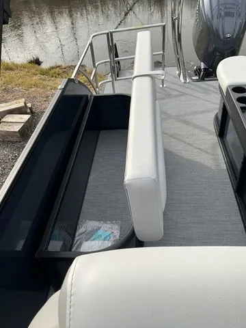 Slide: The Image of Godfrey Sweetwater 2286 SFLC Sport Tube 27 In. Package 2026 - 21