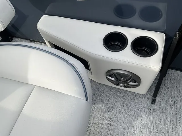 Slide: The Image of Godfrey Sweetwater 2286 SFLC Sport Tube 27 In. Package 2026 - 22