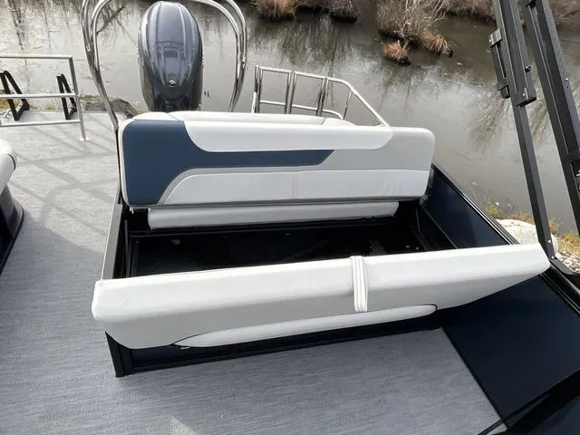 Slide: The Image of Godfrey Sweetwater 2286 SFLC Sport Tube 27 In. Package 2026 - 26