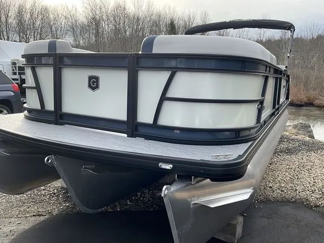 Slide: The Image of Godfrey Sweetwater 2286 SFLC Sport Tube 27 In. Package 2026 - 3