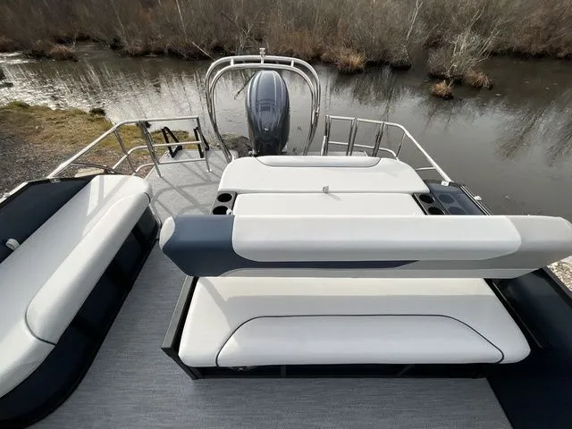 Slide: The Image of Godfrey Sweetwater 2286 SFLC Sport Tube 27 In. Package 2026 - 31