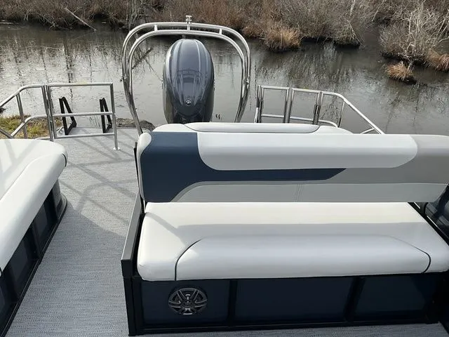 Slide: The Image of Godfrey Sweetwater 2286 SFLC Sport Tube 27 In. Package 2026 - 32