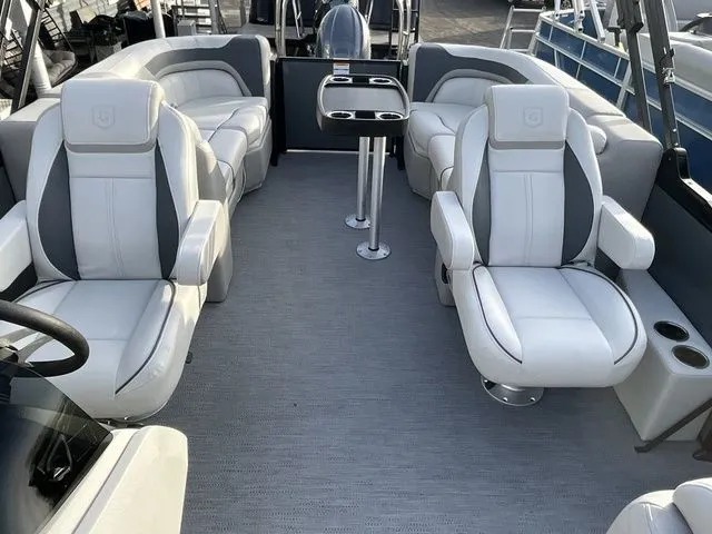 Slide: The Image of Godfrey Sweetwater 2286 SB 27" Impact Center Tube Package 2026 - 14