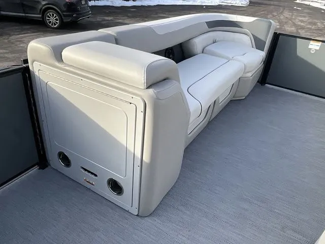 Slide: The Image of Godfrey Sweetwater 2286 SB 27" Impact Center Tube Package 2026 - 15