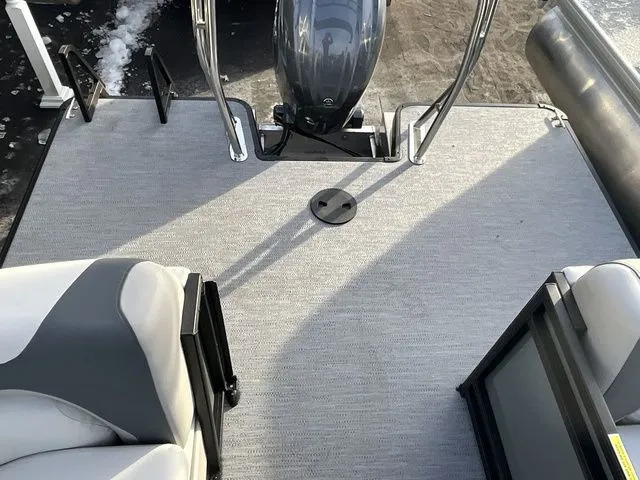 Slide: The Image of Godfrey Sweetwater 2286 SB 27" Impact Center Tube Package 2026 - 28