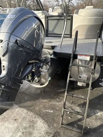 Slide: The Image of Godfrey Sweetwater 2286 SB 27" Impact Center Tube Package 2026 - 29