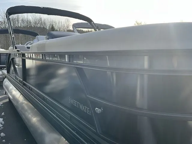 Slide: The Image of Godfrey Sweetwater 2286 SB 27" Impact Center Tube Package 2026 - 3