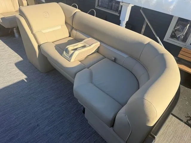 Slide: The Image of Godfrey Xperience 2286 SBX Sport Tube 27 In. Package 2026 - 9