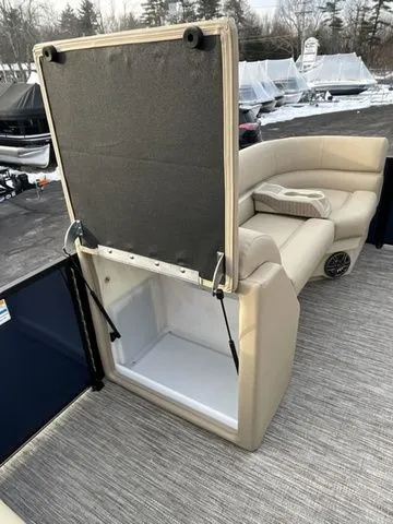 Slide: The Image of Godfrey Xperience 2286 SBX Sport Tube 27 In. Package 2026 - 13