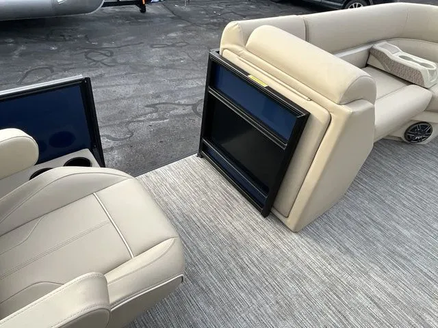 Slide: The Image of Godfrey Xperience 2286 SBX Sport Tube 27 In. Package 2026 - 14