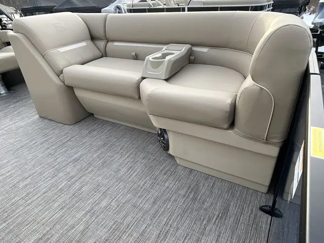 Slide: The Image of Godfrey Xperience 2286 SBX Sport Tube 27 In. Package 2026 - 9