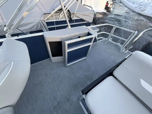 Slide: The Image of Godfrey Xperience 2286 SFLX 25 In. Package 2026 - 15