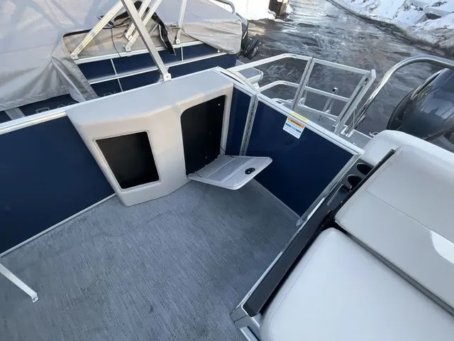 Slide: The Image of Godfrey Xperience 2286 SFLX 25 In. Package 2026 - 16