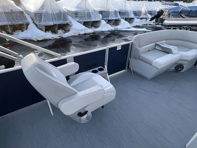 Slide: The Image of Godfrey Xperience 2286 SFLX 25 In. Package 2026 - 21