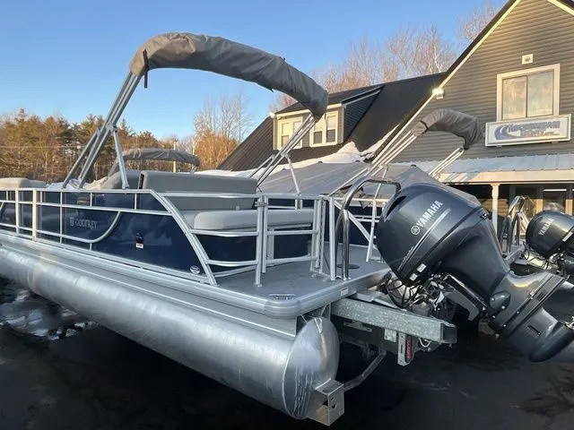 Slide: The Image of Godfrey Xperience 2286 SFLX 25 In. Package 2026 - 3