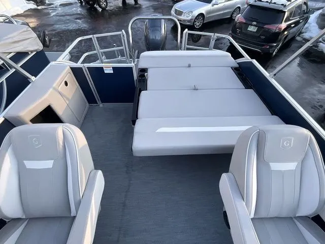 Slide: The Image of Godfrey Xperience 2286 SFLX 25 In. Package 2026 - 9