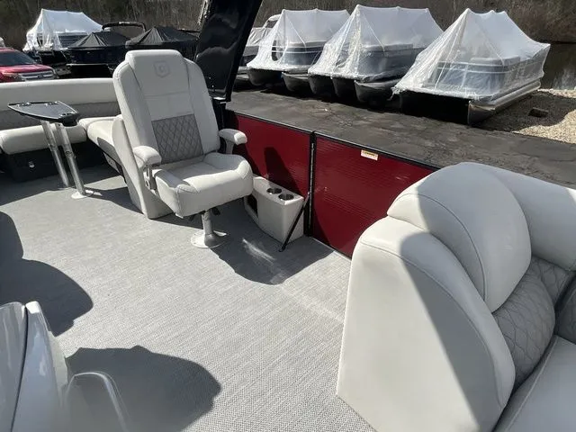 Slide: The Image of Godfrey SP 2500 UL 2017 - 15