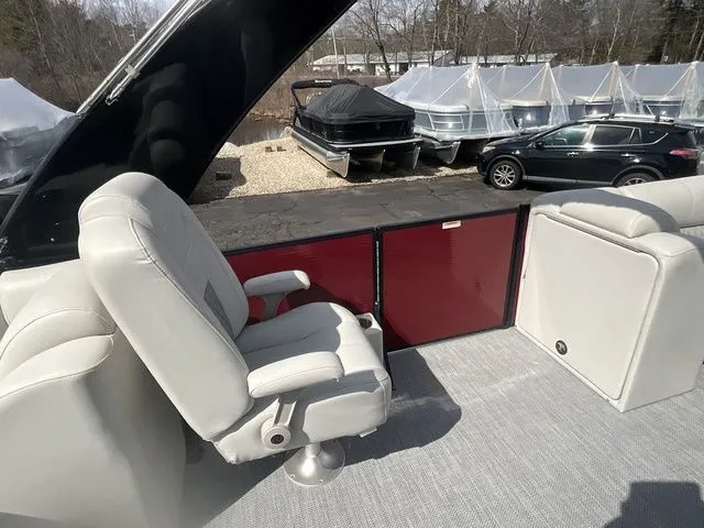 Slide: The Image of Godfrey SP 2500 UL 2017 - 31