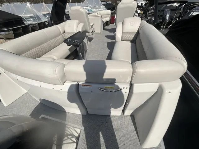 Slide: The Image of Godfrey SP 2500 UL 2017 - 8