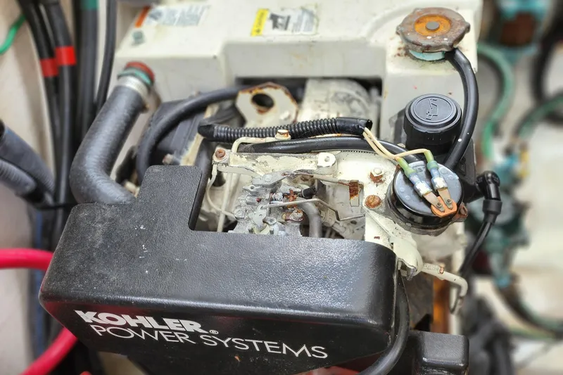 Slide: The Image of Sea Ray 300 generator - 10