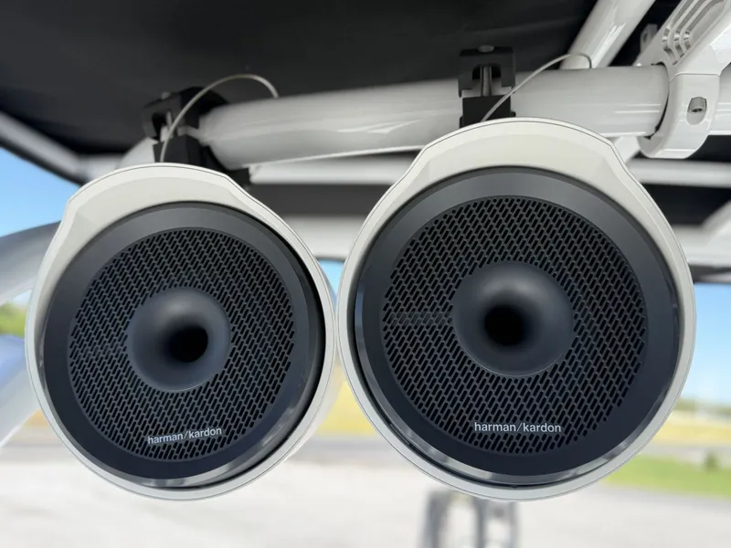 Slide: The Image of Harman Kardon speakers on Cobalt R6 Surf 2026 boat. - 44