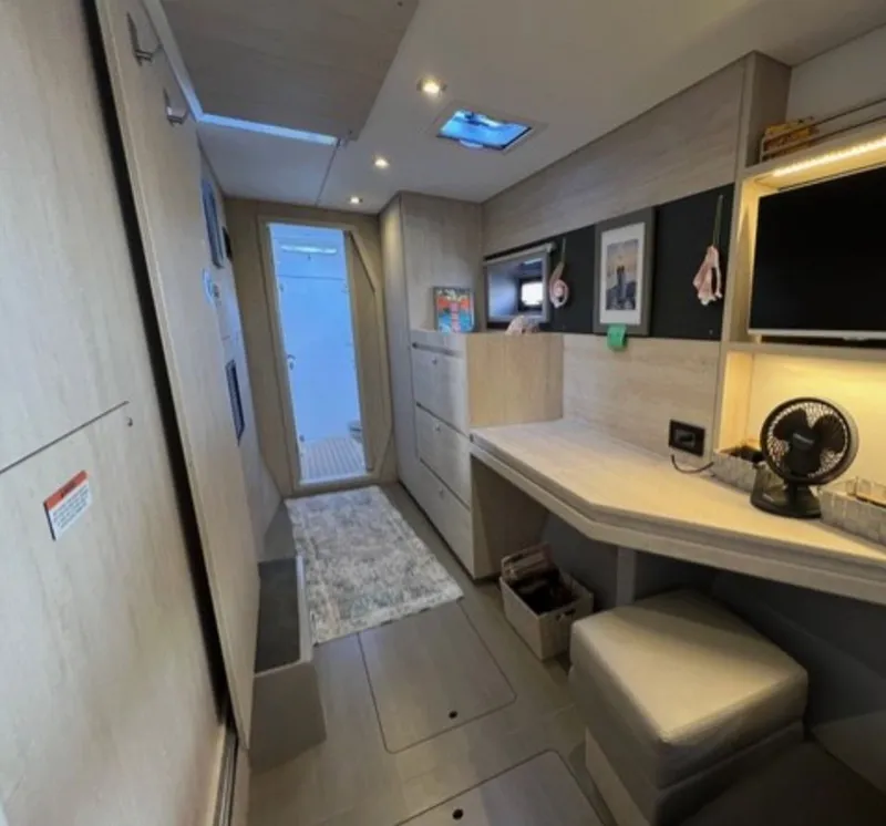 Slide: The Image of Leopard 40 2019 - 20